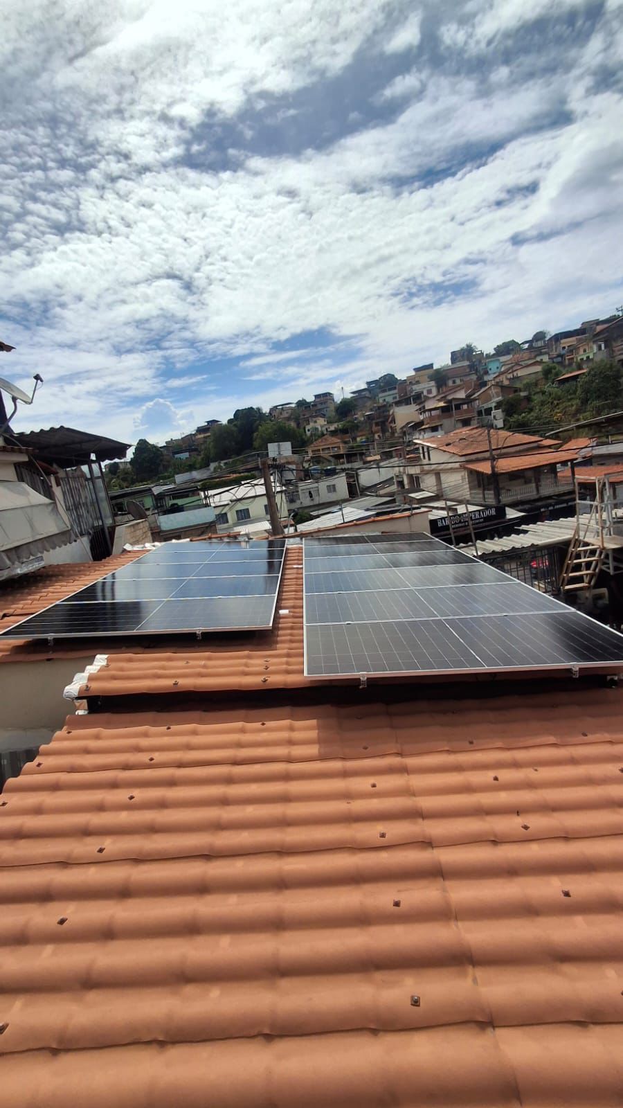 Instalação de energia solar em telhado